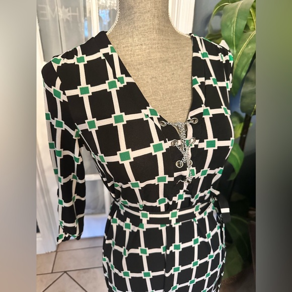 Versatile Green, White and Black Pencil Dress - Picture 6 of 8